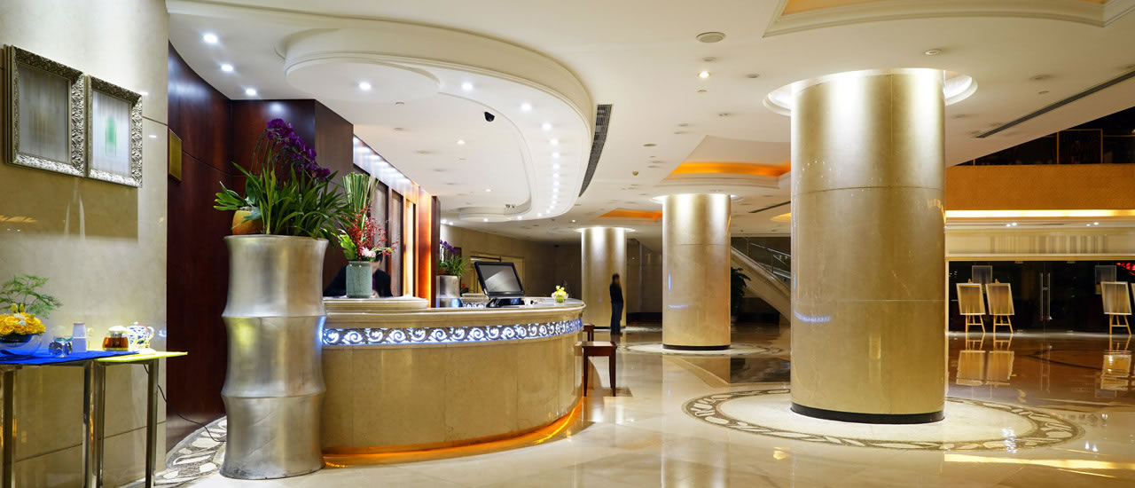 5 star hotel lobby
